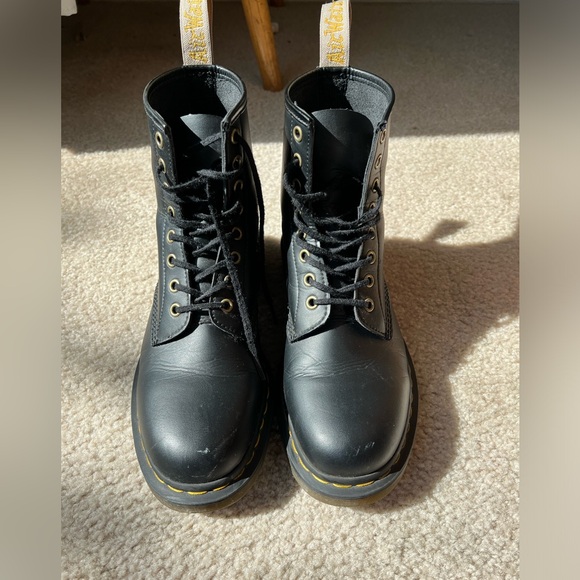 Dr. Martens Vegan 1460 Felix Boot (LIKE NEW) - Picture 3 of 8